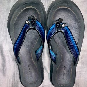 Boys flip flops